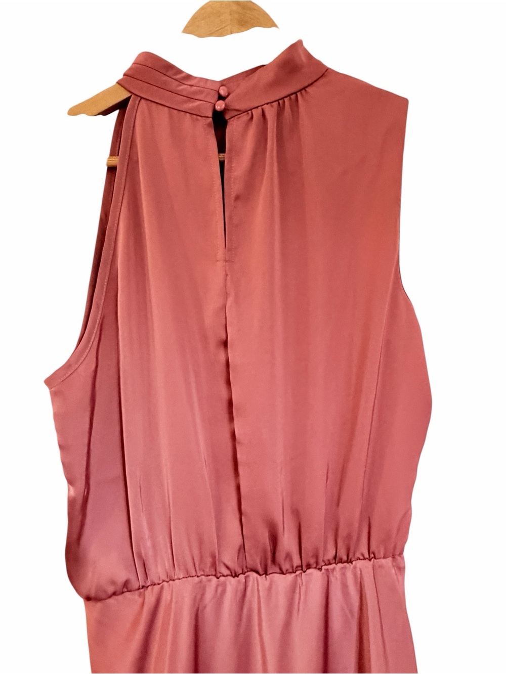 Pretty Garden High-Neck Sleeveless Satin Midi Dress in Dusty Mauve Sz S - Picture 6 of 8